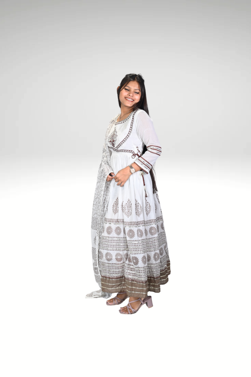 Ivory Grandeur: Full Gher White Anarkali Suit